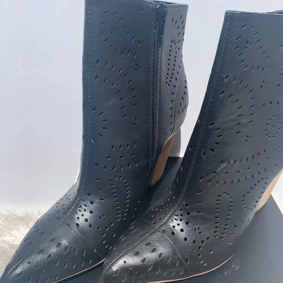 Carlos Santana Black Bootie - Picture 3 of 6